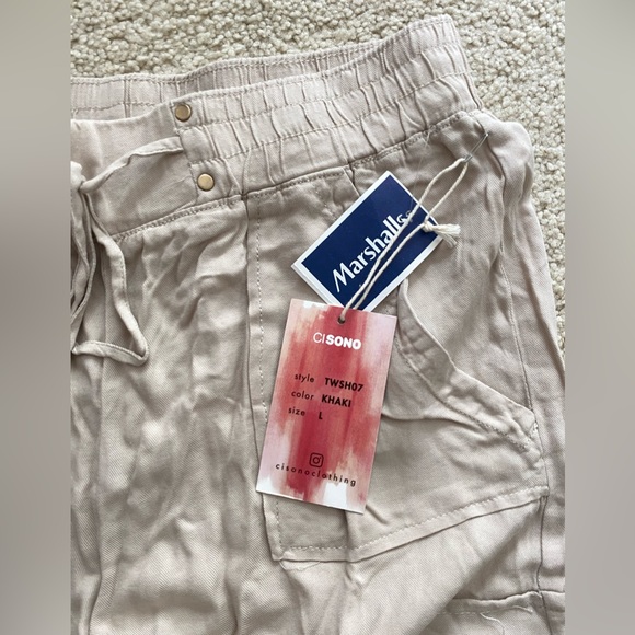 NEW WITH TAGS SHORTS - Picture 2 of 2